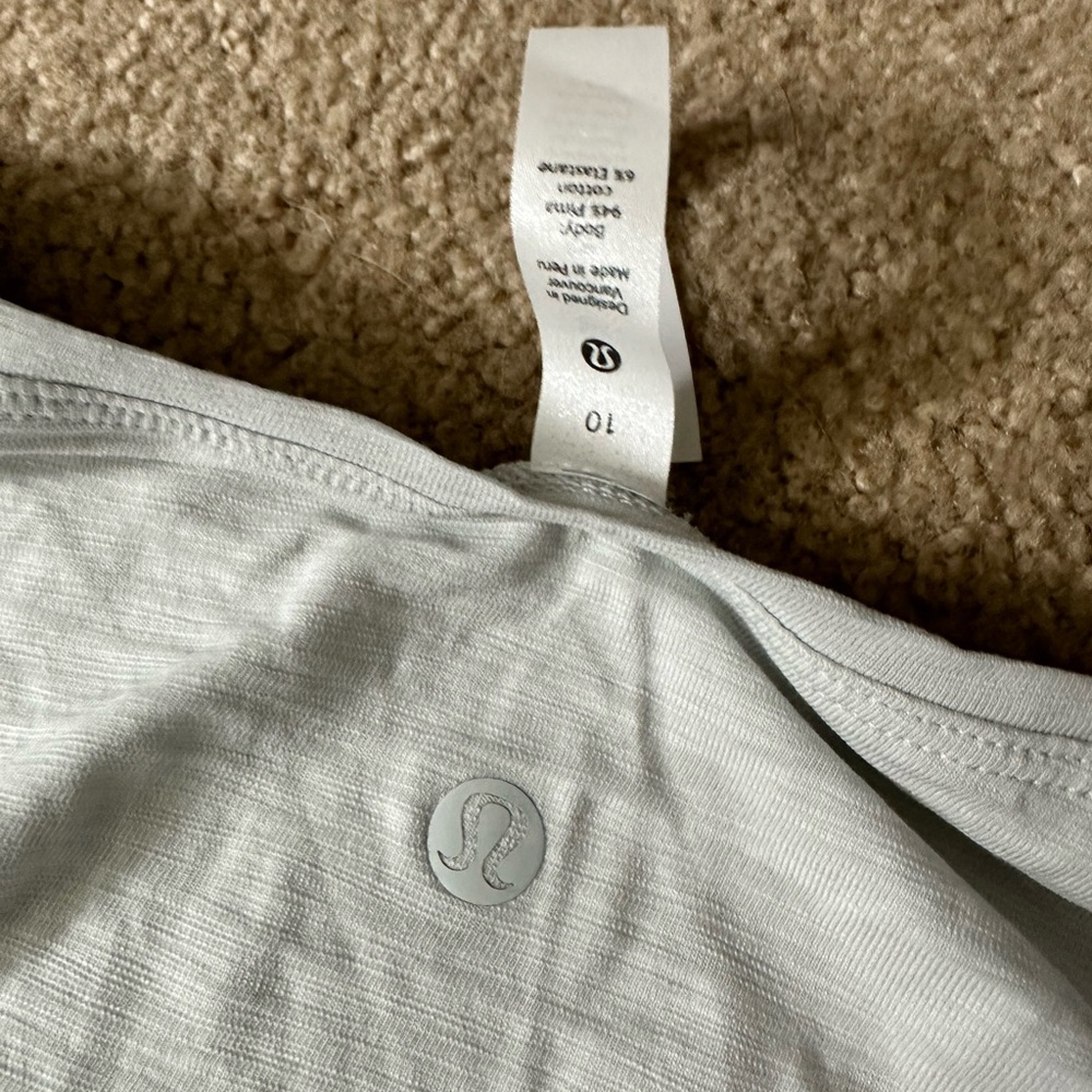 lululemon athletica Back in Action Long-Sleeve Tee - Picture 3 of 4